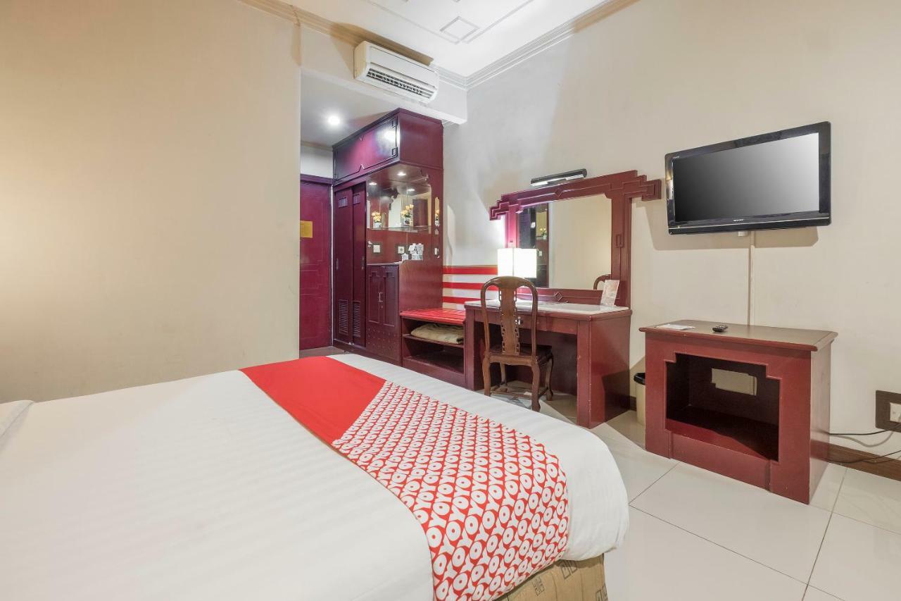 נקסר Oyo 821 Hotel Dinasti מראה חיצוני תמונה