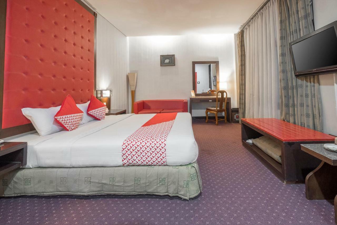 נקסר Oyo 821 Hotel Dinasti מראה חיצוני תמונה