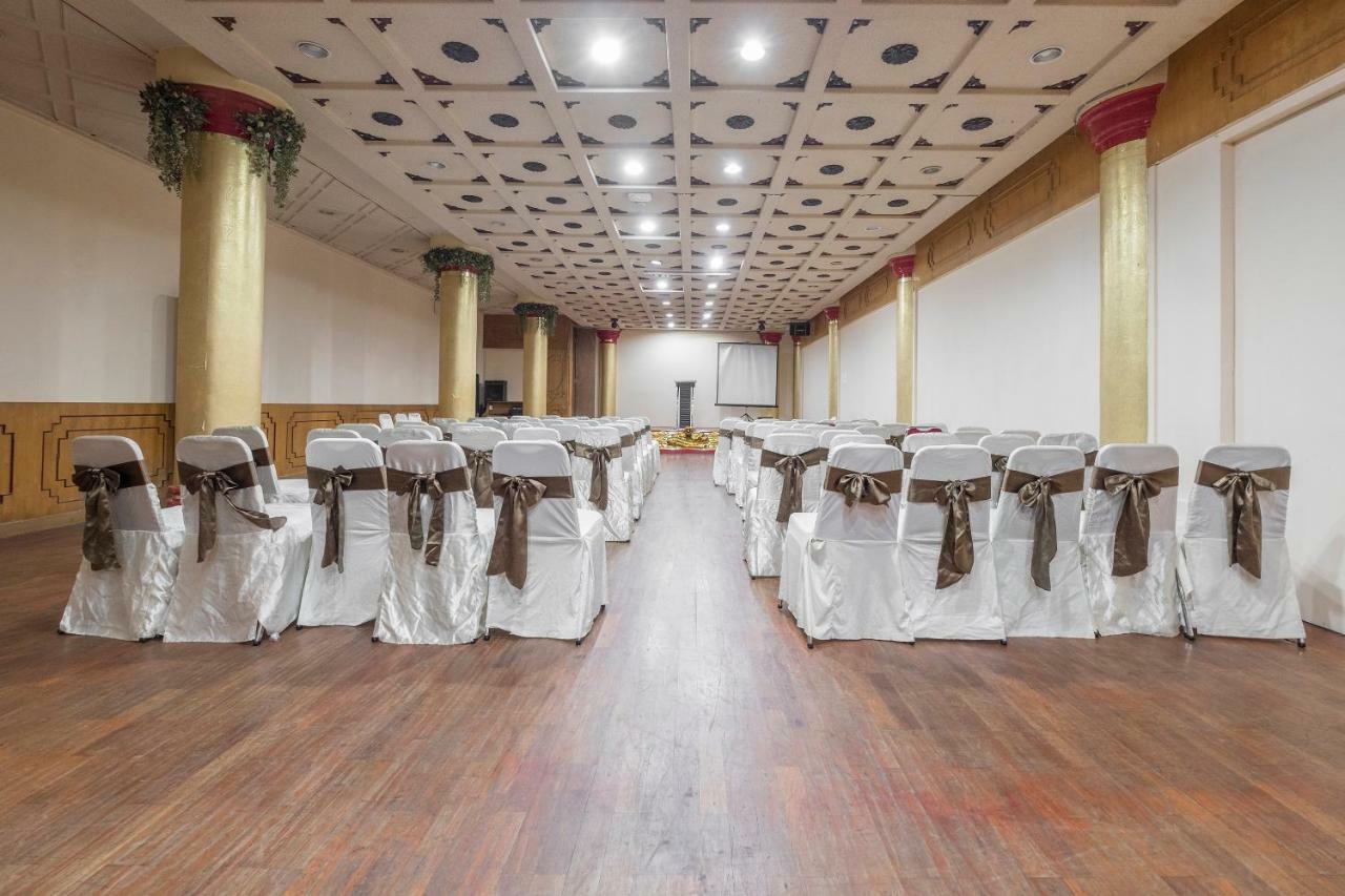 נקסר Oyo 821 Hotel Dinasti מראה חיצוני תמונה