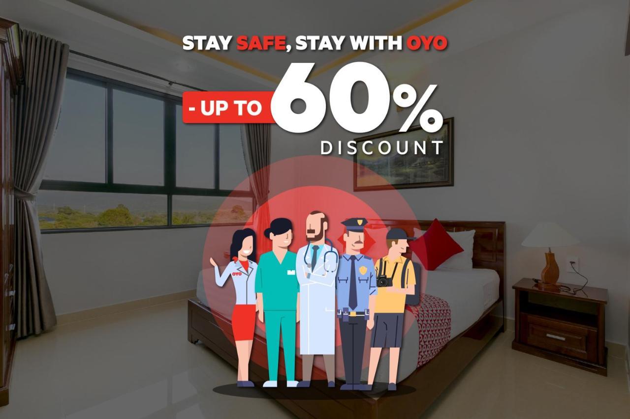 נקסר Oyo 821 Hotel Dinasti מראה חיצוני תמונה